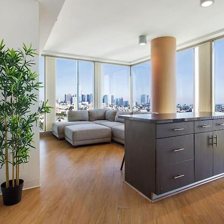 Apartament Lovely Upscale High Rise Private Parking & Pool Los Angeles Zewnętrze zdjęcie