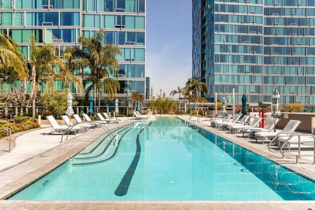 Apartament Lovely Upscale High Rise Private Parking & Pool Los Angeles Zewnętrze zdjęcie