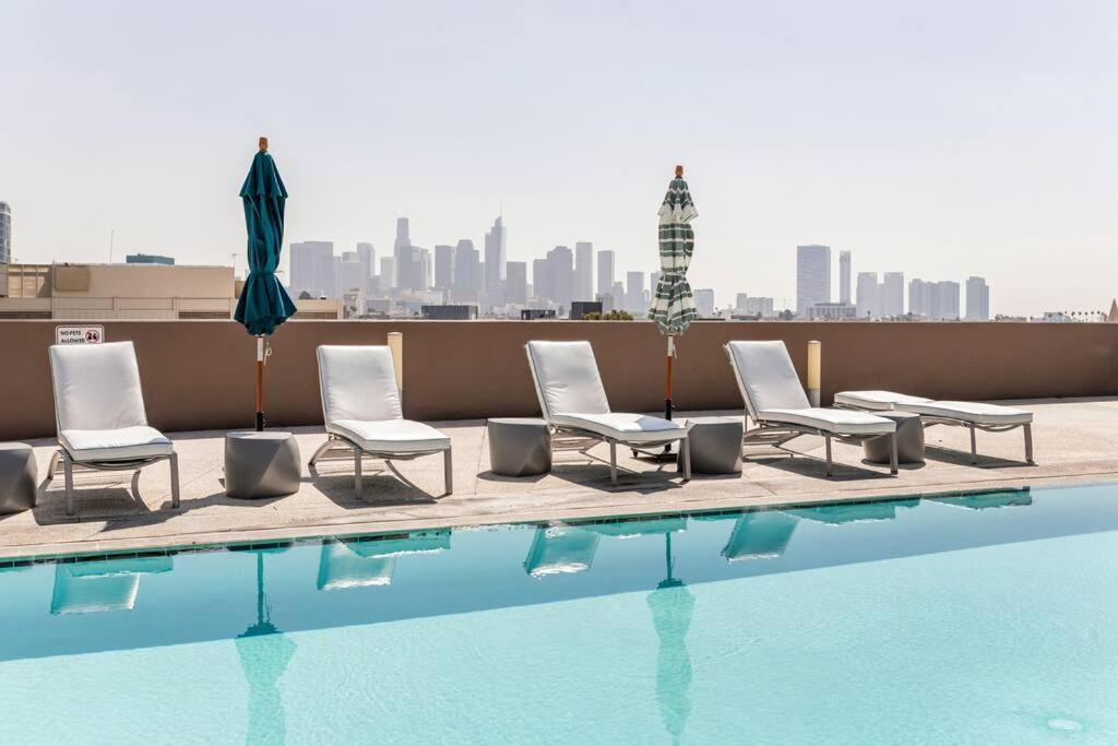 Apartament Lovely Upscale High Rise Private Parking & Pool Los Angeles Zewnętrze zdjęcie