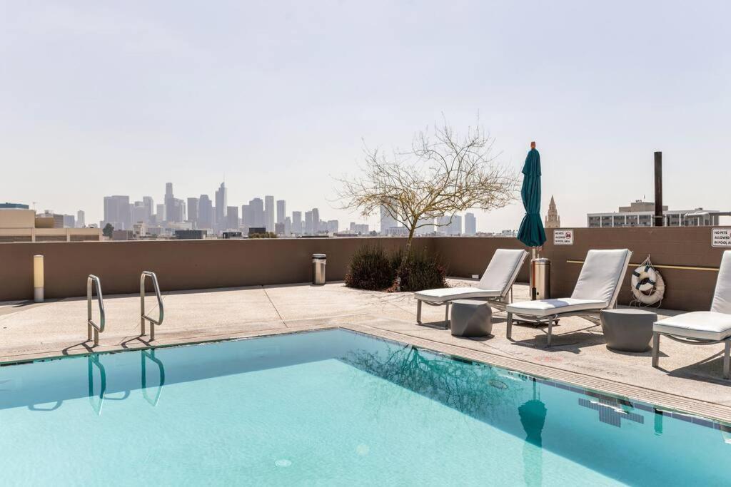 Apartament Lovely Upscale High Rise Private Parking & Pool Los Angeles Zewnętrze zdjęcie