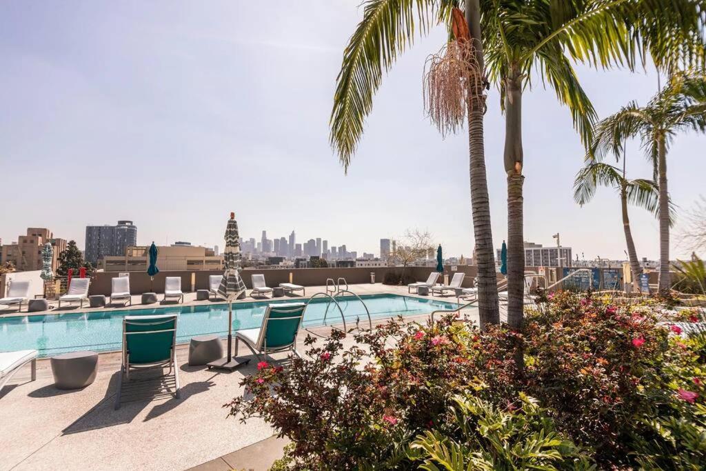 Apartament Lovely Upscale High Rise Private Parking & Pool Los Angeles Zewnętrze zdjęcie