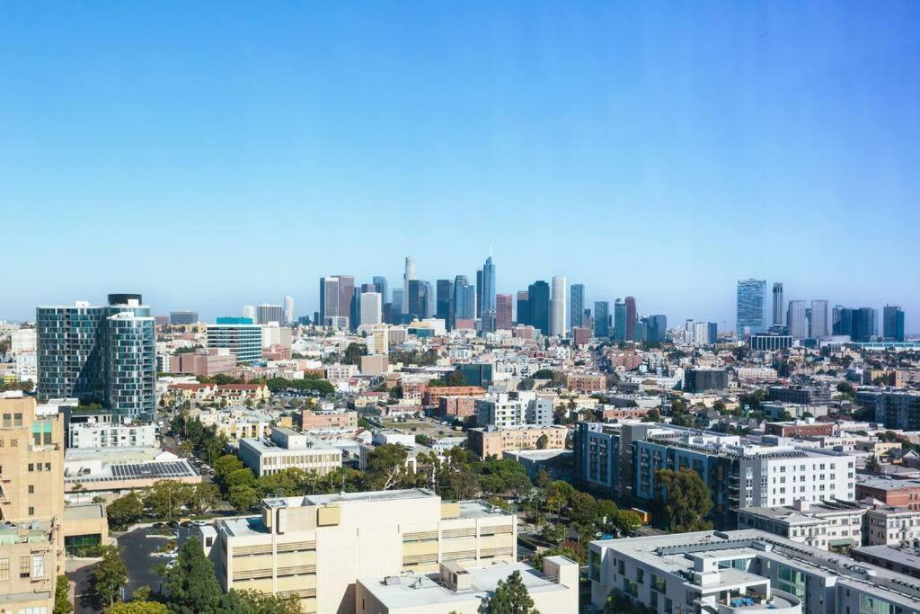 Apartament Lovely Upscale High Rise Private Parking & Pool Los Angeles Zewnętrze zdjęcie