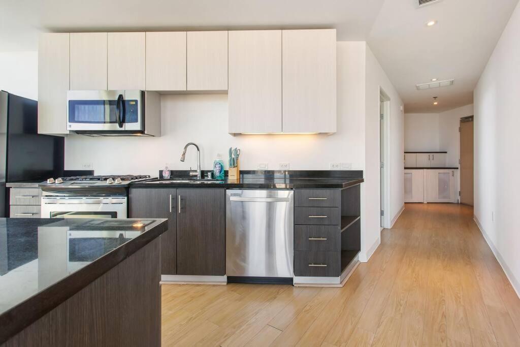 Apartament Lovely Upscale High Rise Private Parking & Pool Los Angeles Zewnętrze zdjęcie