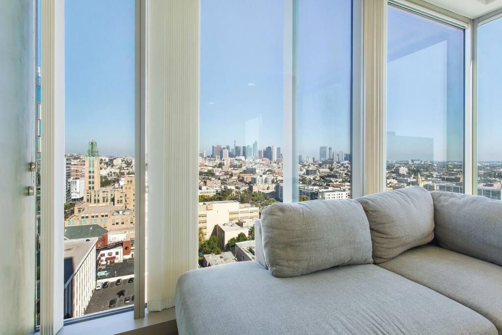 Apartament Lovely Upscale High Rise Private Parking & Pool Los Angeles Zewnętrze zdjęcie